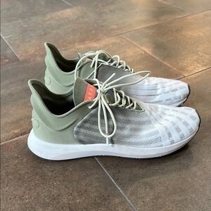 Saysh Alyson Felix Running Shoes - EUC